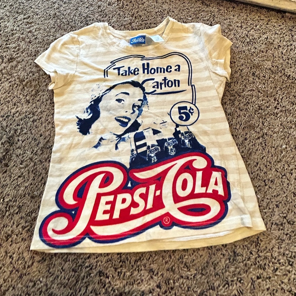 50% off w ♥️ PEPSI-COLA retro ad juniors med room Tshirt soda Pespi k7